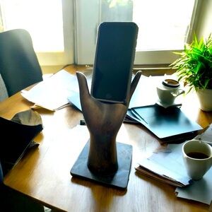 Grandin Road hand sculpture/phone holder, whimsical and functional,bronze look